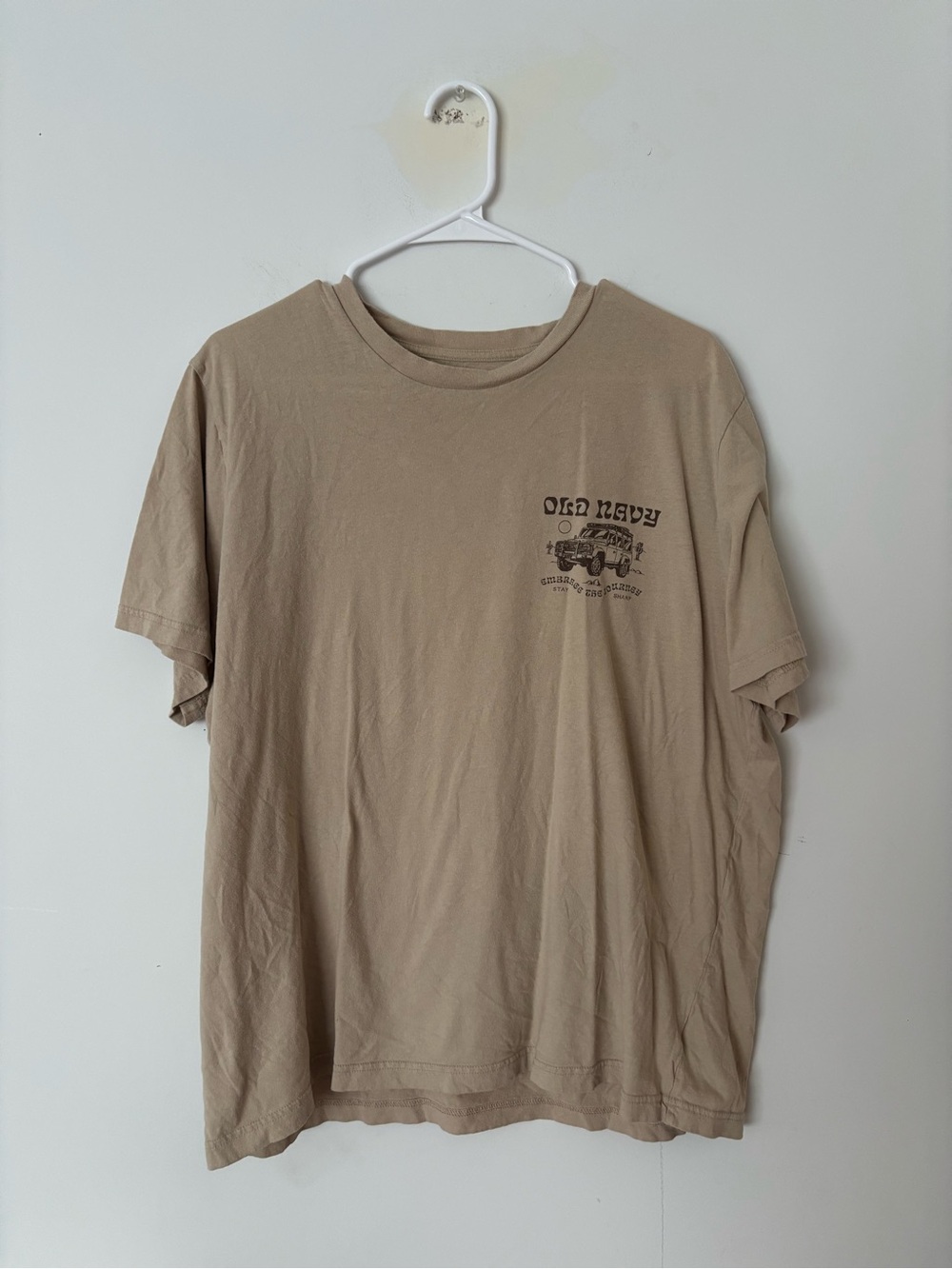 old navy beige tan embrace the journey cactus desert short sleeve tee shirt 🏜️